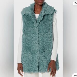 UGG Plush Teal Faux-Shearling Vest - Women size small